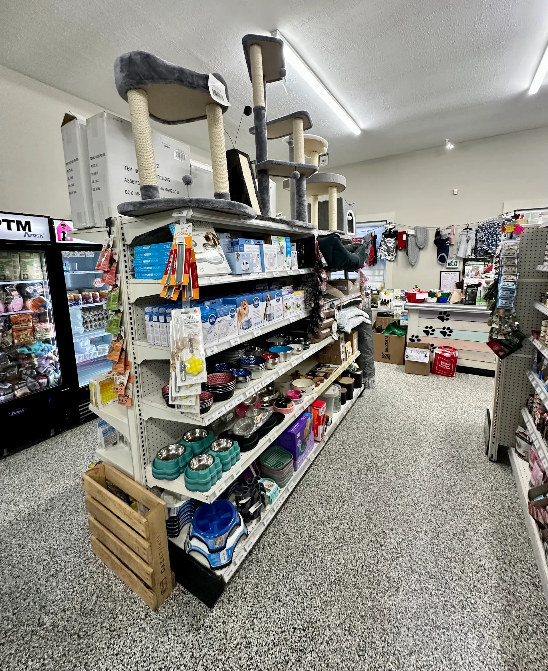 Cat supplies aisle at PTM Pet Supplies